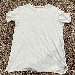 HYLETE baby blue v neck